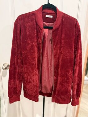 Coofandy Men's Velvet Bomber Jacket in Burgundy